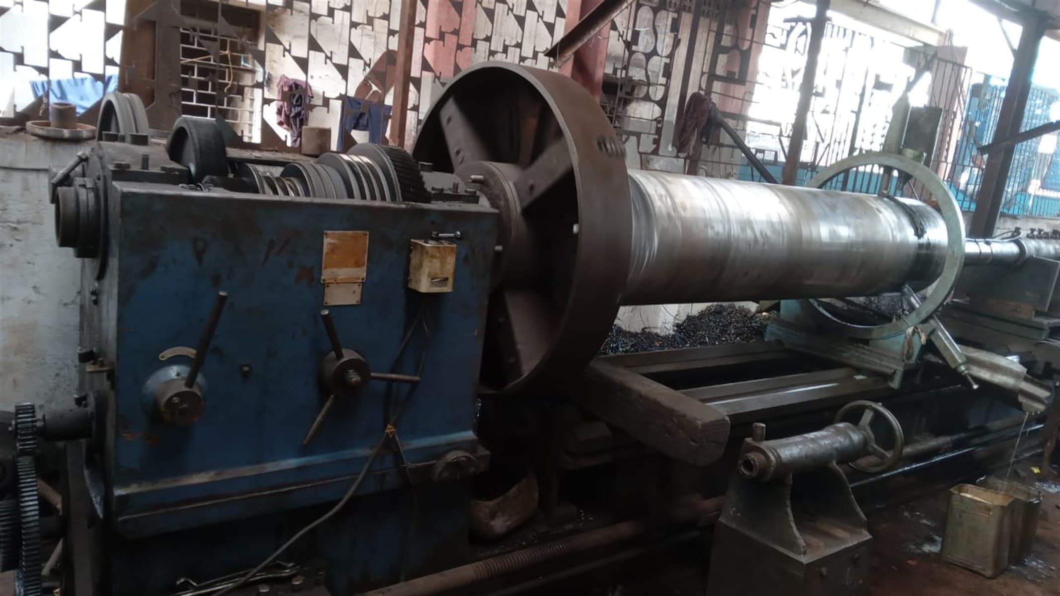 Peeling Lathe — Ø280mm Capacity Chuck